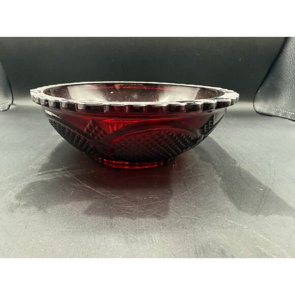 Vintage Avon 1876 Cape Cod Ruby Red 8.75"Fruit/Vegetable Serving Bowl - Picture 3 of 7